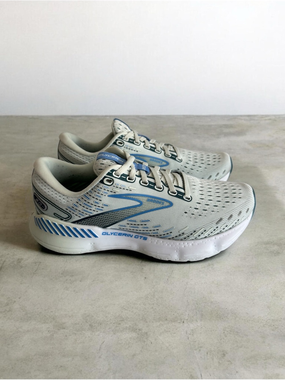Brooks Women’s Glycerin 20 GTS Running Shoes  Size 7